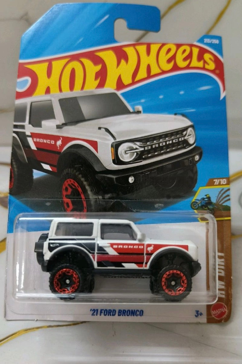 21 FORD BRONCO | HW Dirt | White | 213/250